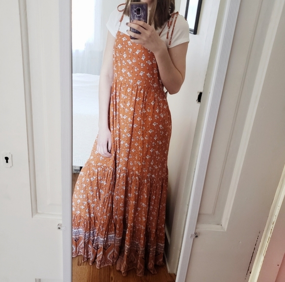 Forever 21 Dresses & Skirts - Floral Maxi Dress